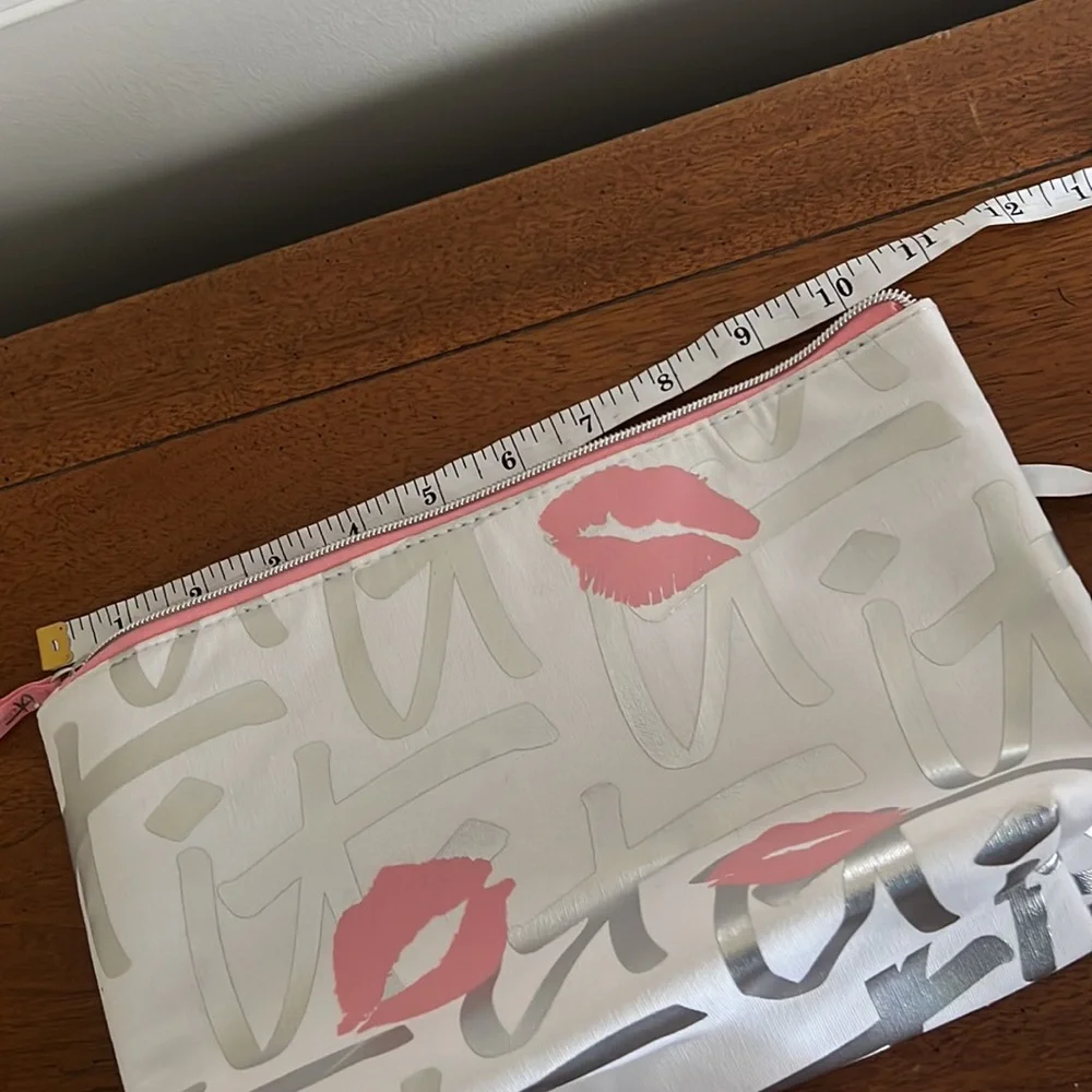 IT Cosmetics Makeup Set with Bag